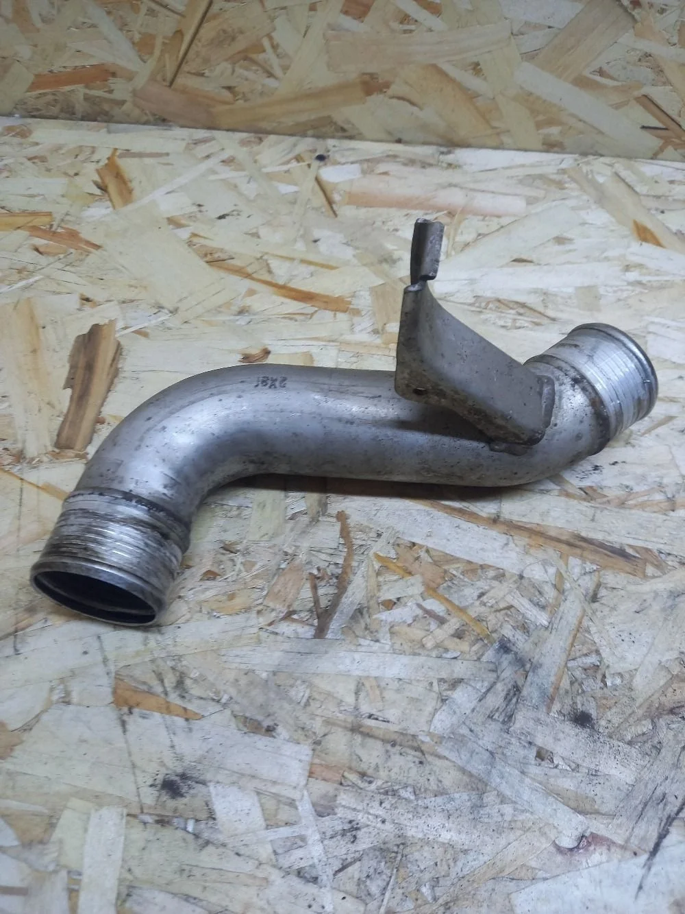 Патрубок интеркулера Opel Antara I рестайлинг (2010—2017) 2012 SUMMIT WHITE (OP 40R)