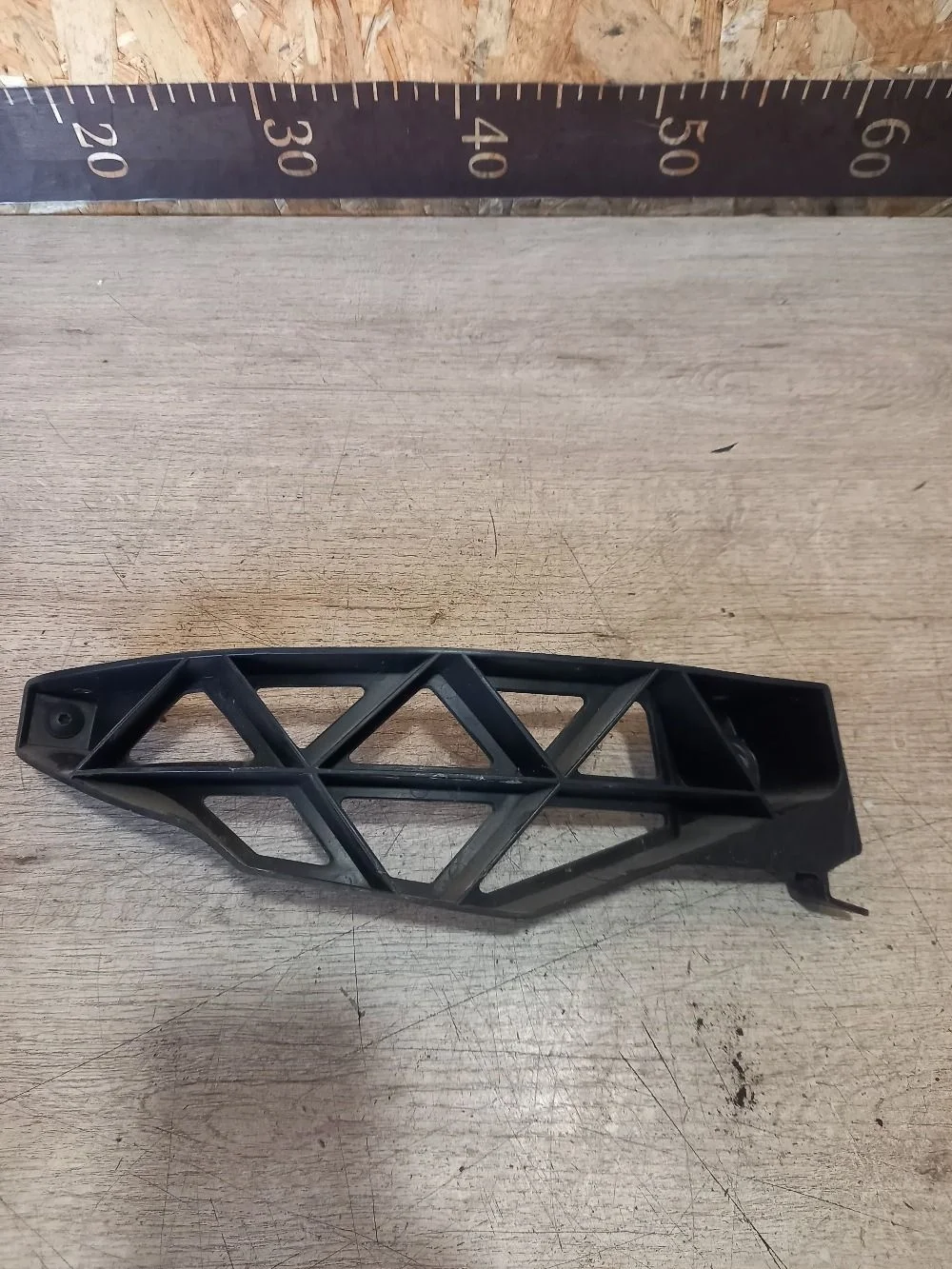 Кронштейн заднего бампера левый Skoda Octavia II рестайлинг (2008—2013) 2012 3U/F8K