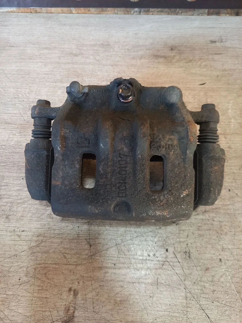 Суппорт тормозной передний правый Opel Antara I рестайлинг (2010—2017) 2012 SUMMIT WHITE (OP 40R)