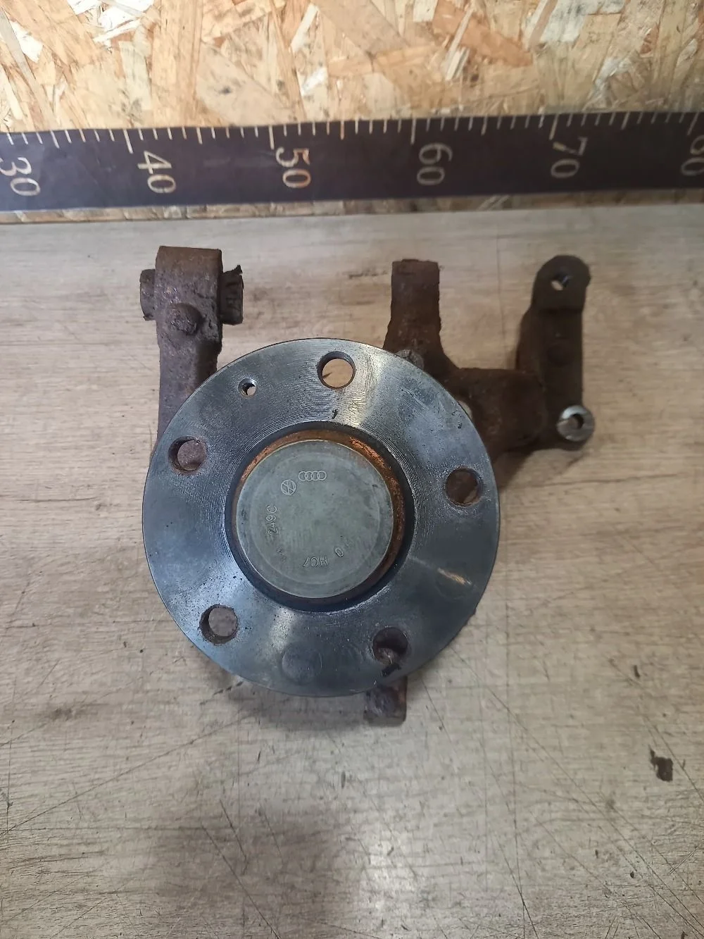 Кулак задний левый Skoda Octavia II рестайлинг (2008—2013) 2012 3U/F8K