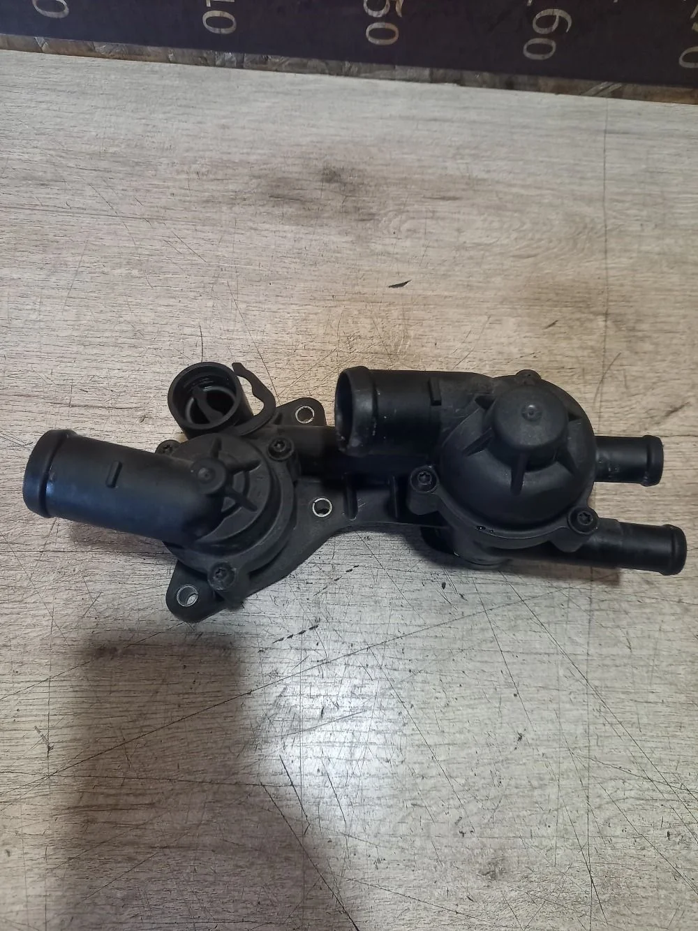 Корпус термостата Skoda Octavia II рестайлинг (2008—2013) 2012 3U/F8K