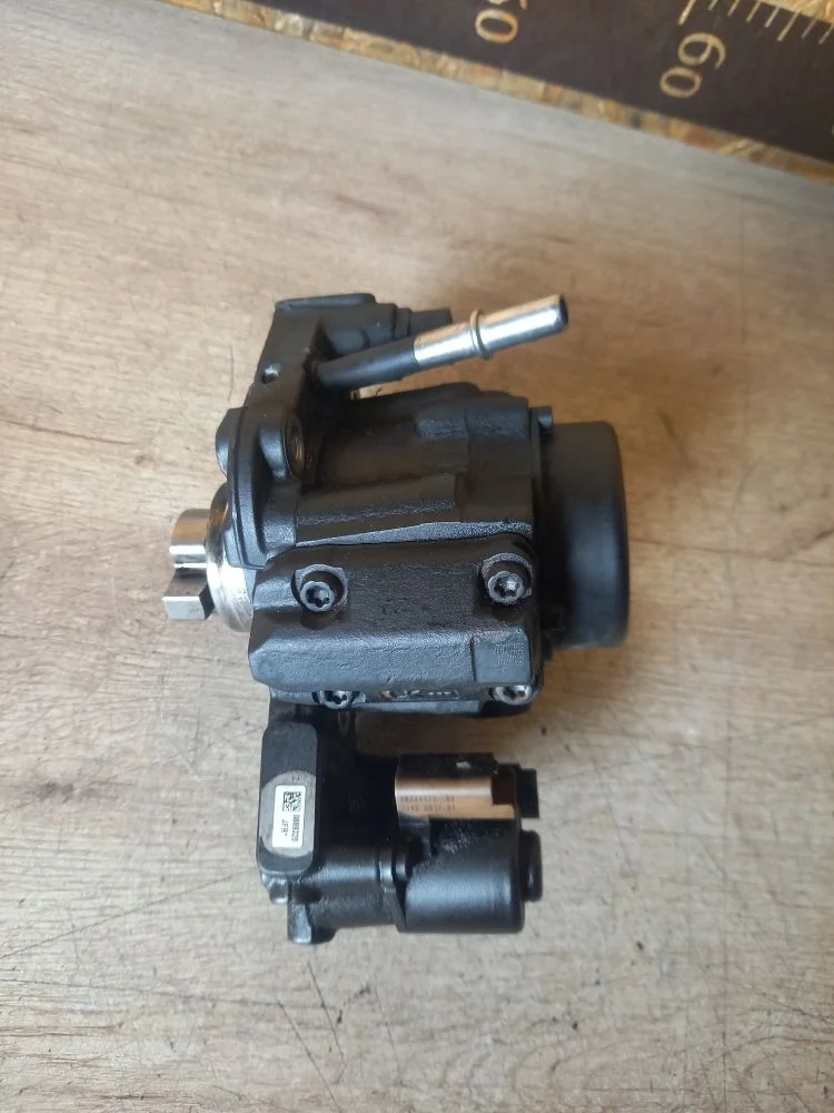 Насос топливный высокого давления (ТНВД) Ford Kuga I (2008—2012) 2012