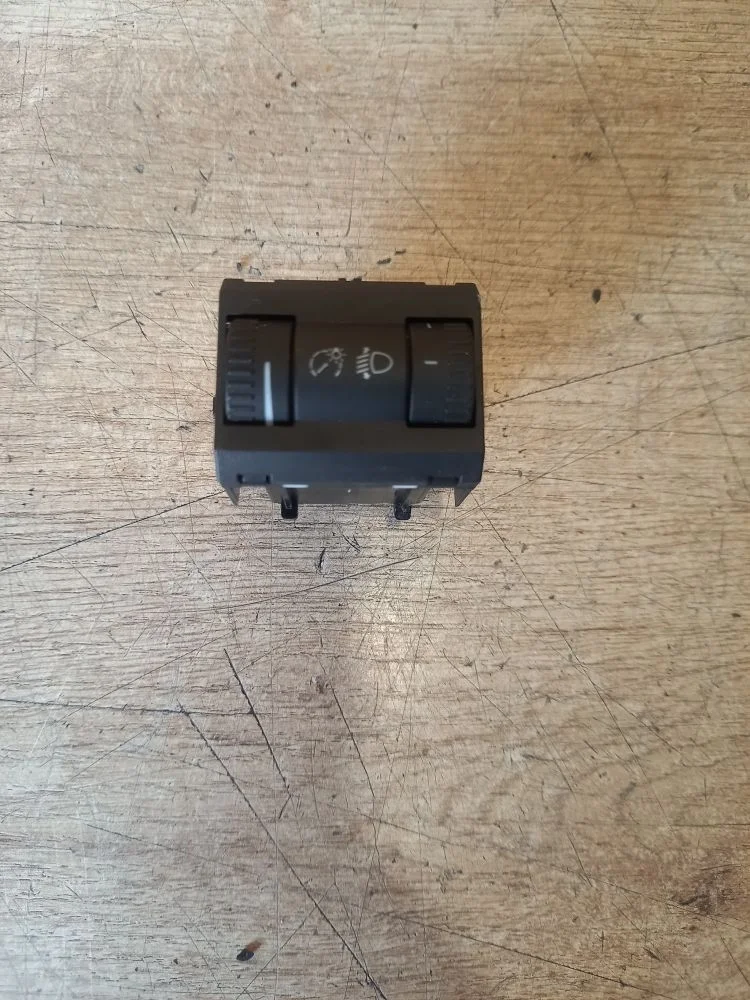 Кнопка корректора фар Skoda Octavia II рестайлинг (2008—2013) 2011