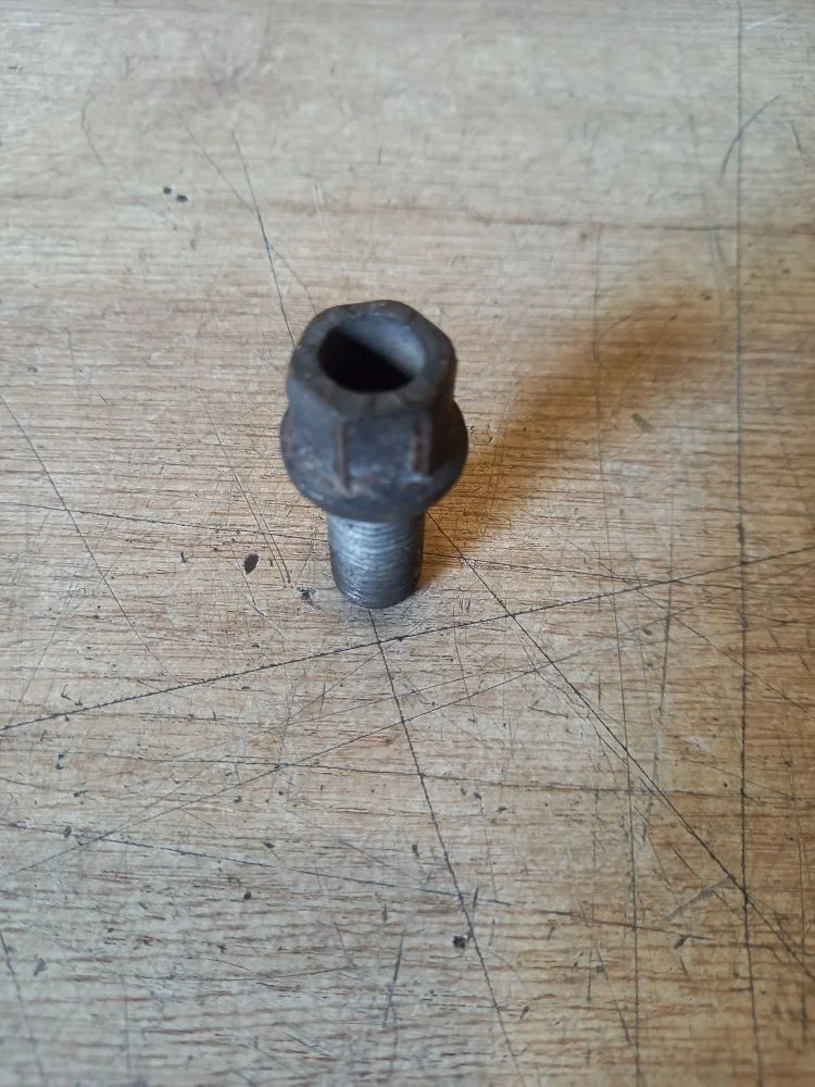 Болт колесный Skoda Octavia II рестайлинг (2008—2013) 2012 9J9J