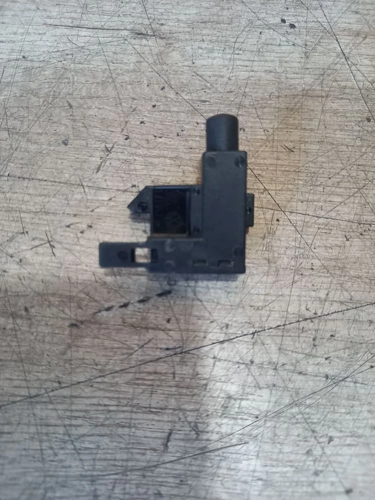 Выключатель концевой Skoda Octavia II рестайлинг (2008—2013) 2011