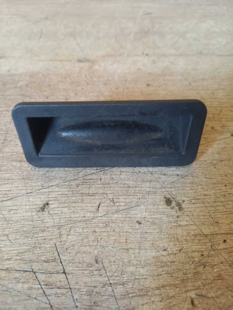 Кнопка открывания багажника Ford Kuga I (2008—2012) 2012