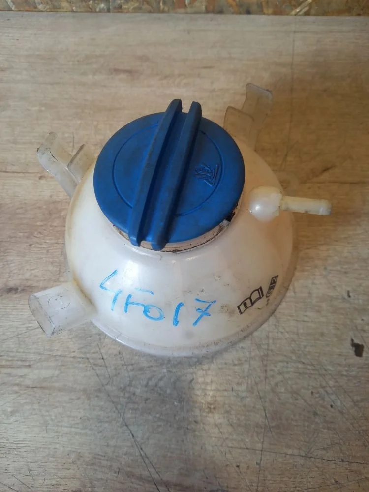 Бачок расширительный Skoda Octavia II рестайлинг (2008—2013) 2011