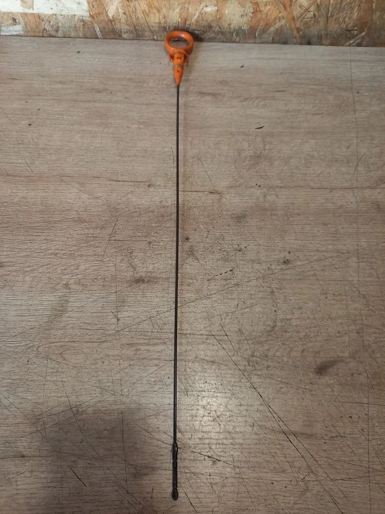 Щуп масляный Skoda Octavia II рестайлинг (2008—2013) 2009 8E (Серебро)