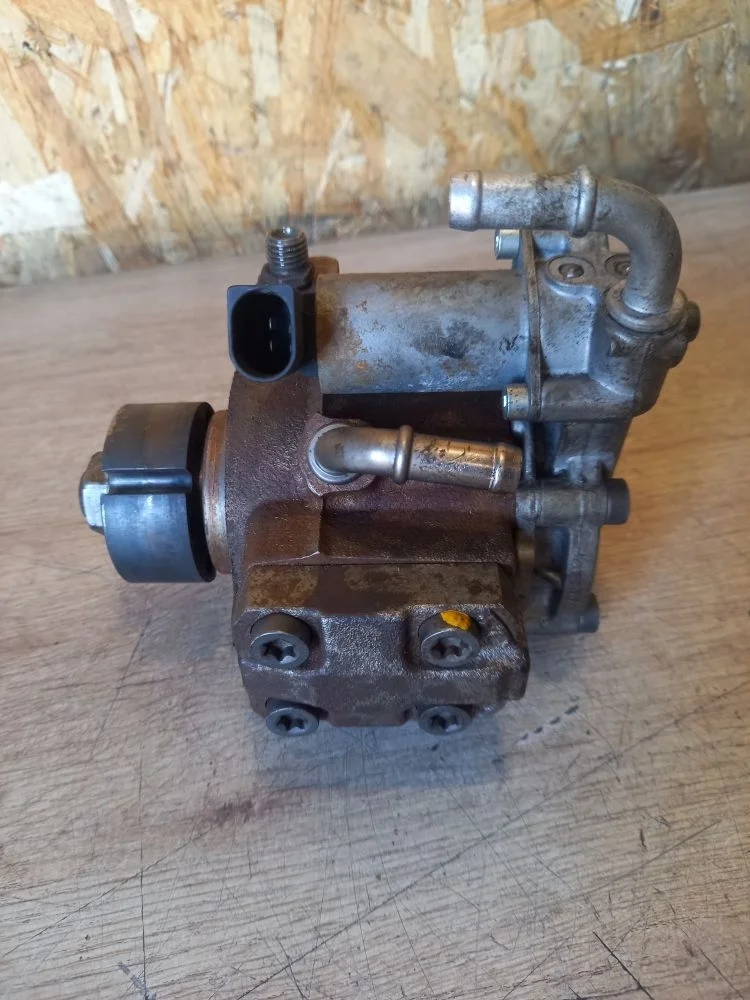 ТНВД Skoda Octavia II рестайлинг (2008—2013) 2009 8E (Серебро)