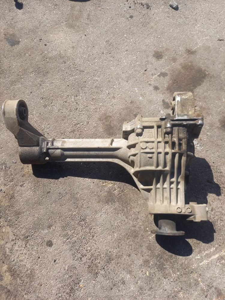 Редуктор передний Nissan Pathfinder III рестайлинг (2010—2014) 2012 GN0 - BLACK METALLIC