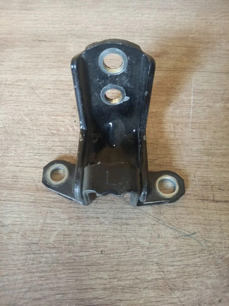 Петля двери задней Nissan Pathfinder III рестайлинг (2010—2014) 2012 GN0 - BLACK METALLIC