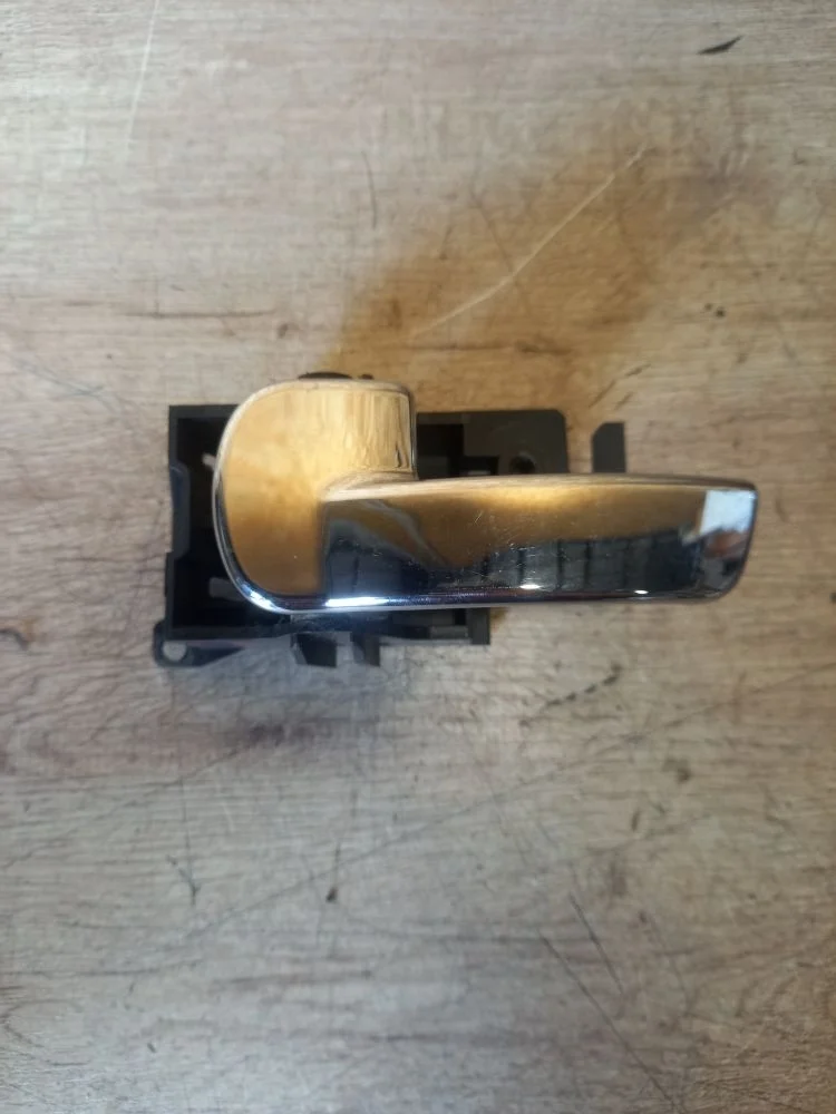 Ручка двери внутренняя левая Nissan Pathfinder III (2004—2010) 2005 K27 - STRUCTURAL GREY