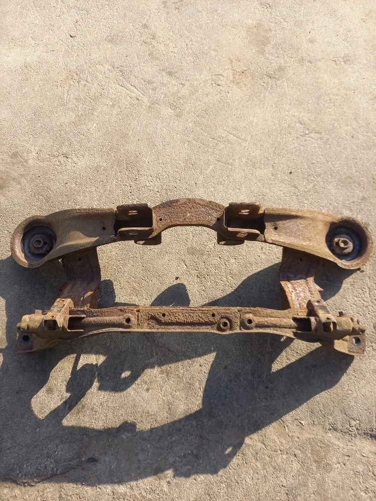 Балка задняя Ford Kuga I (2008—2012) 2012 белый