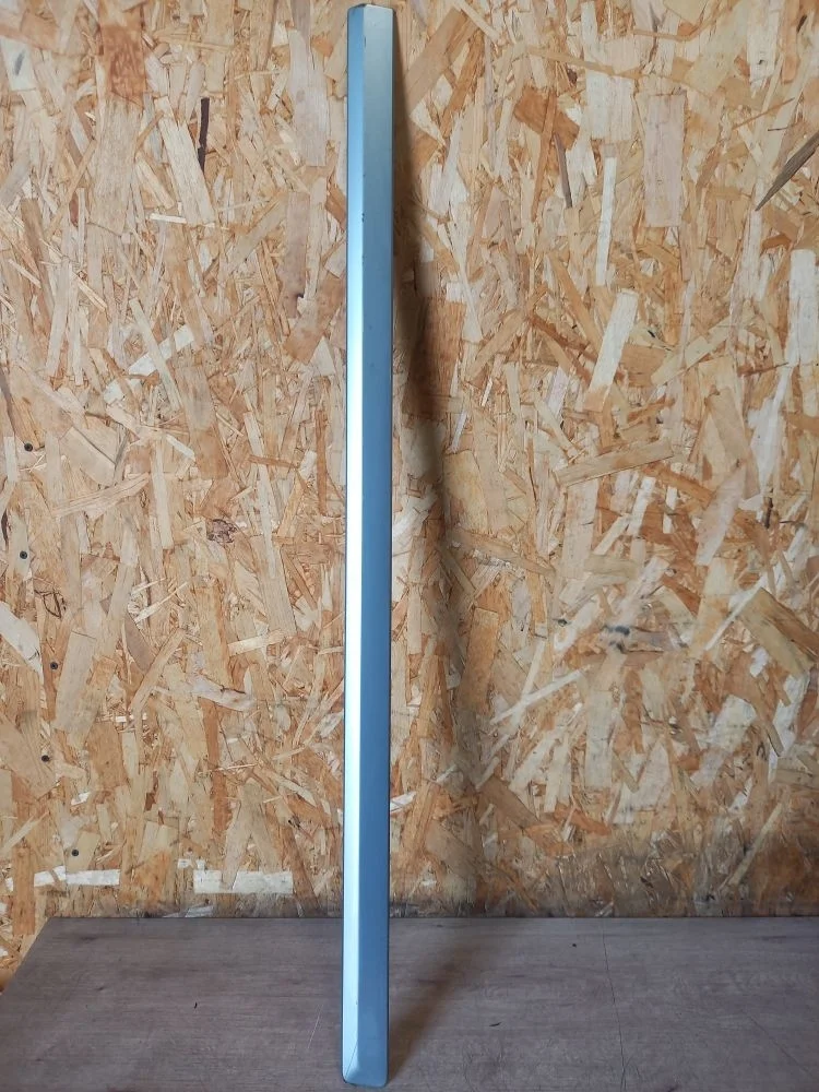 Молдинг передней правой двери Skoda Octavia II рестайлинг (2008—2013) 2012 8B/F7W