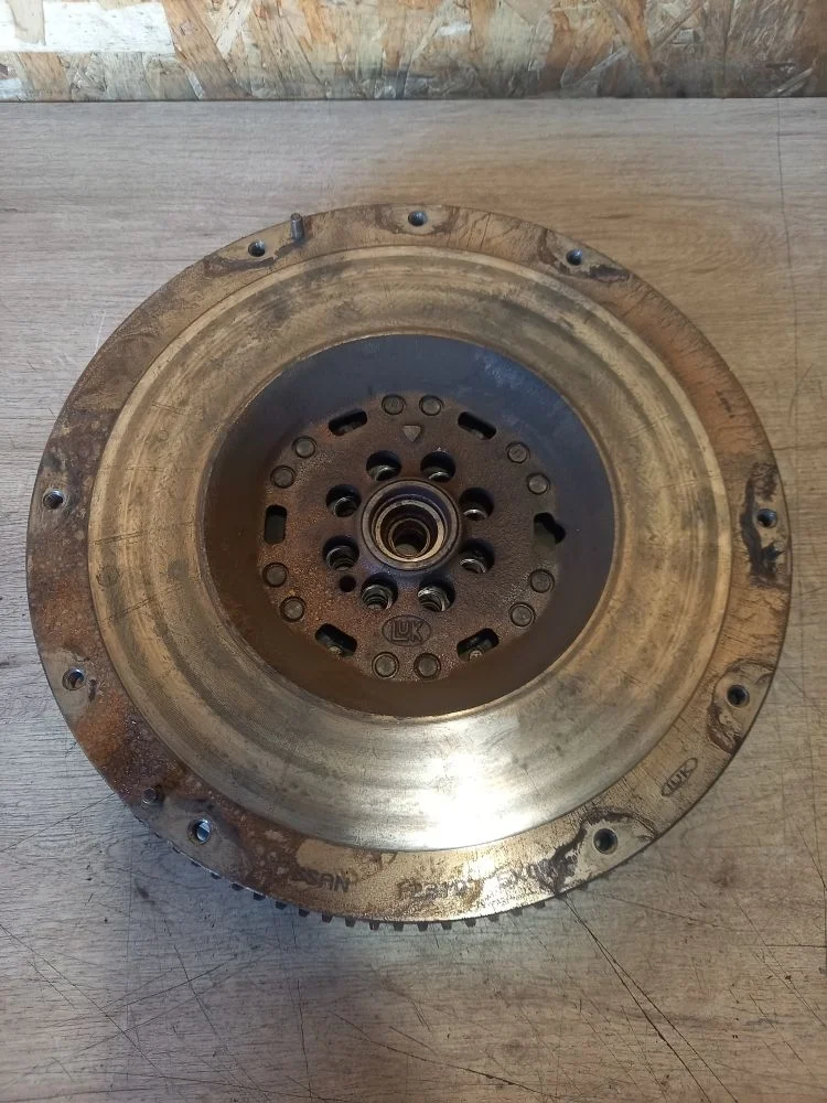 Маховик Nissan Pathfinder III рестайлинг (2010—2014) 2012 GN0 - BLACK METALLIC