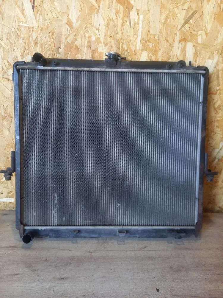 Радиатор основной Nissan Pathfinder III рестайлинг (2010—2014) 2012 GN0 - BLACK METALLIC