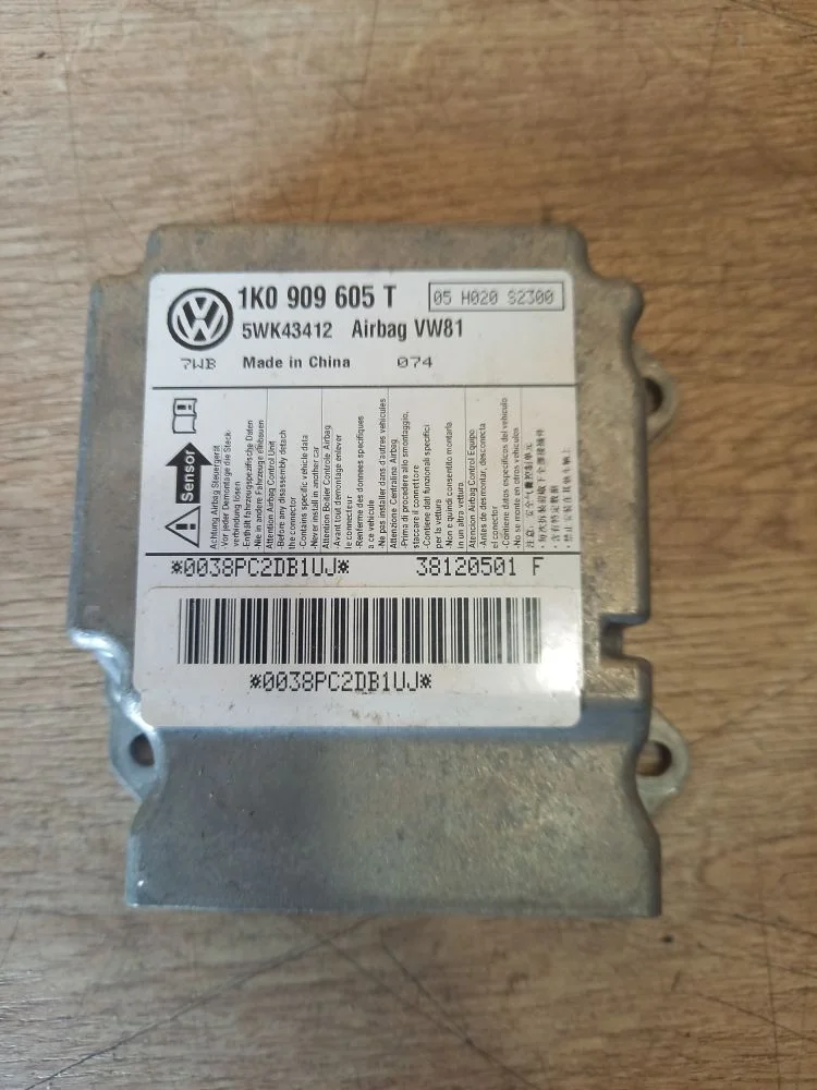 Блок управления AIRBAG Skoda Octavia II рестайлинг (2008—2013) 2012 8B/F7W