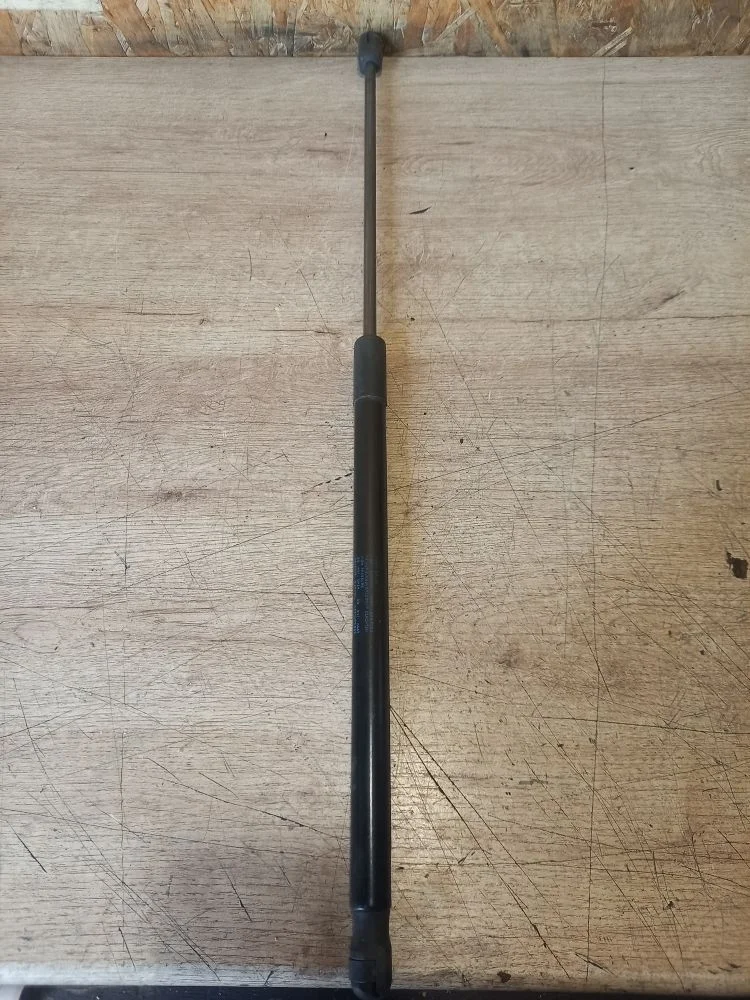 Амортизатор крышки багажника Skoda Octavia II рестайлинг (2008—2013) 2012 8B/F7W