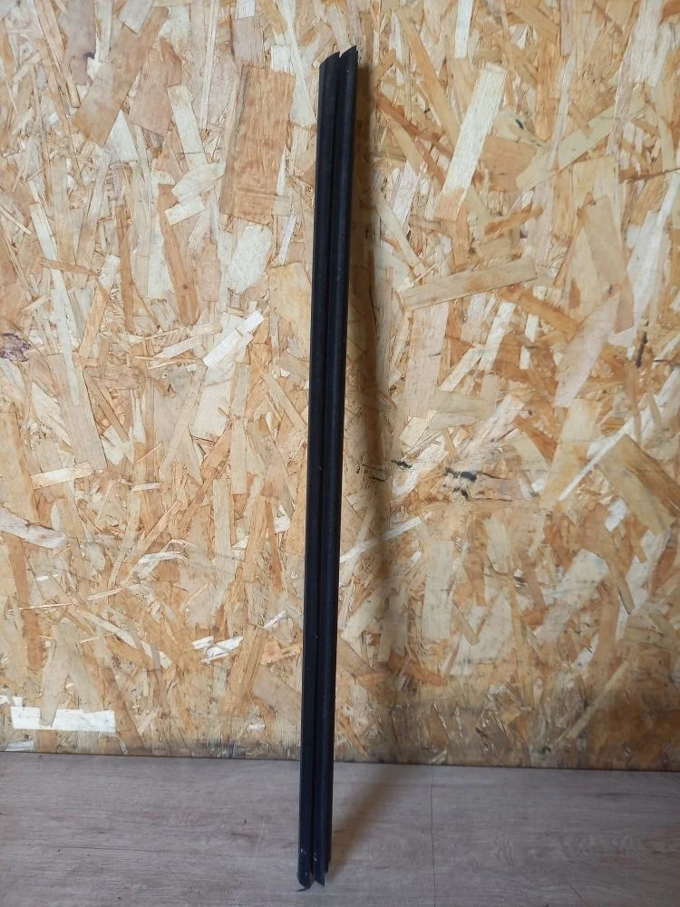 Уплотнитель стекла двери Skoda Octavia II рестайлинг (2008—2013) 2013 2G