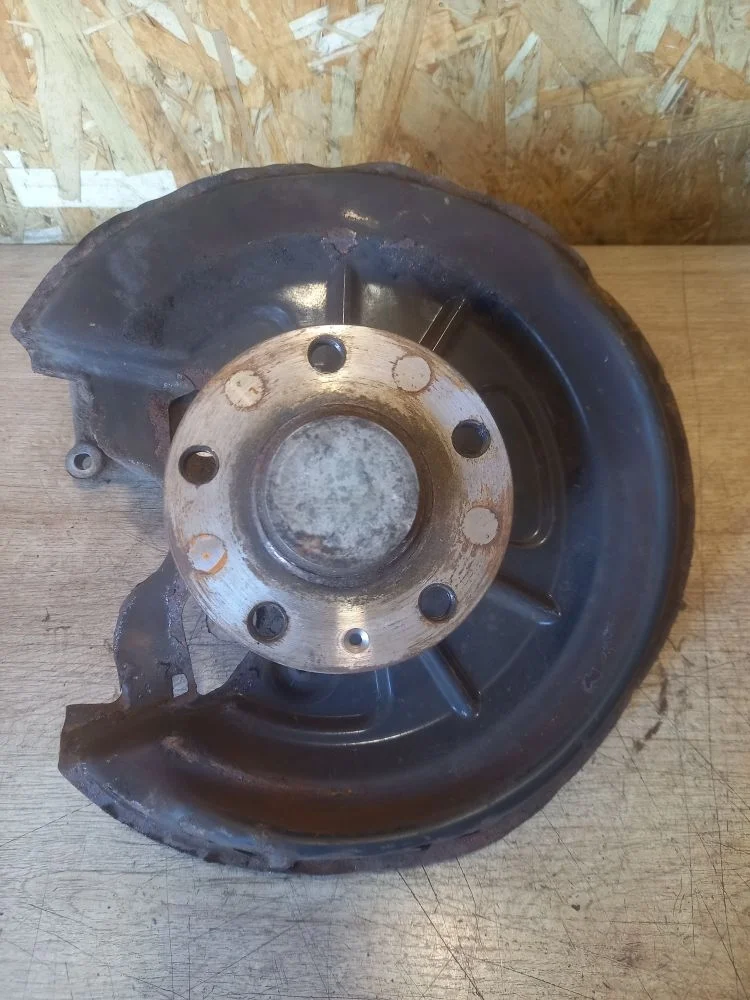 Кулак задний правый Skoda Octavia II рестайлинг (2008—2013) 2013 2G