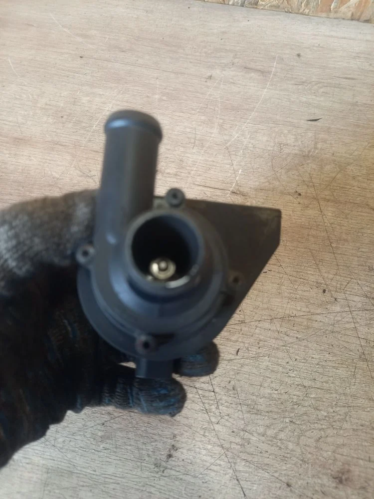 Насос (помпа) электрический Skoda Octavia II рестайлинг (2008—2013) 2012 8B/F7W