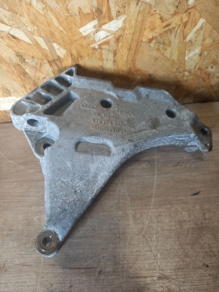 Кронштейн двигателя Skoda Octavia II рестайлинг (2008—2013) 2013 2G