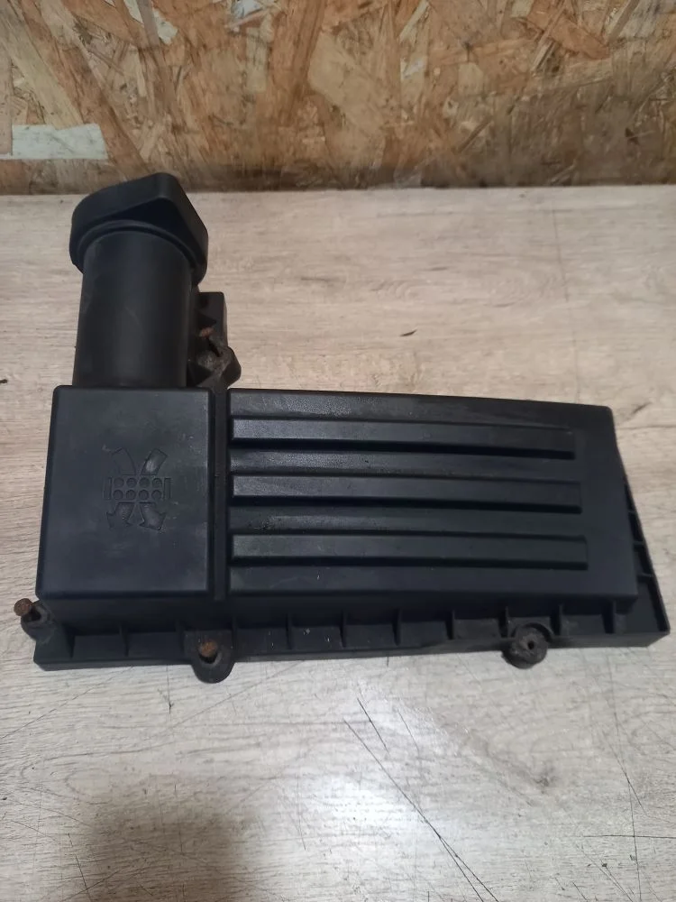 Крышка воздушного фильтра Skoda Octavia II рестайлинг (2008—2013) 2012 9J9J