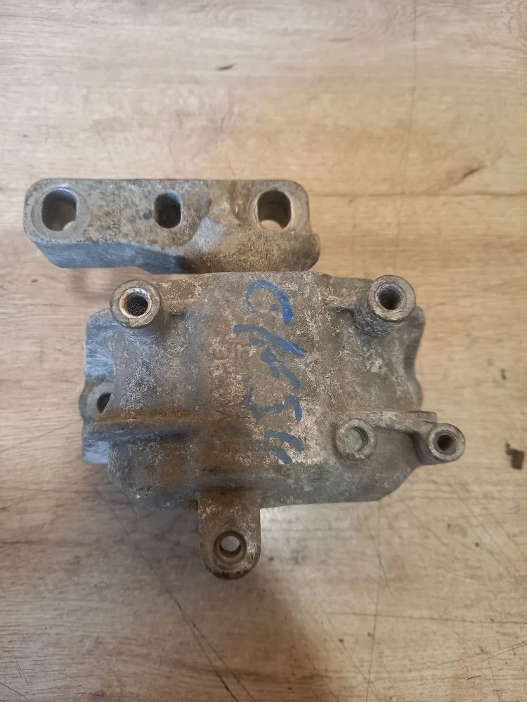 Опора двигателя правая Skoda Octavia II рестайлинг (2008—2013) 2012 9J9J