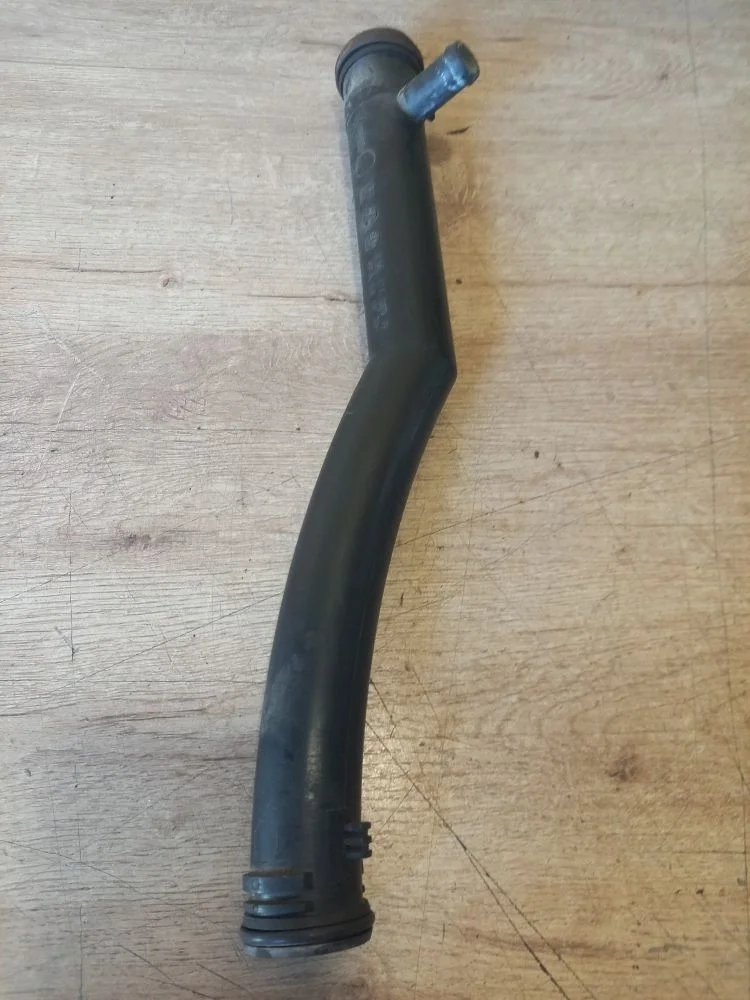 Патрубок системы охлаждения Skoda Octavia II рестайлинг (2008—2013) 2012 8B/F7W