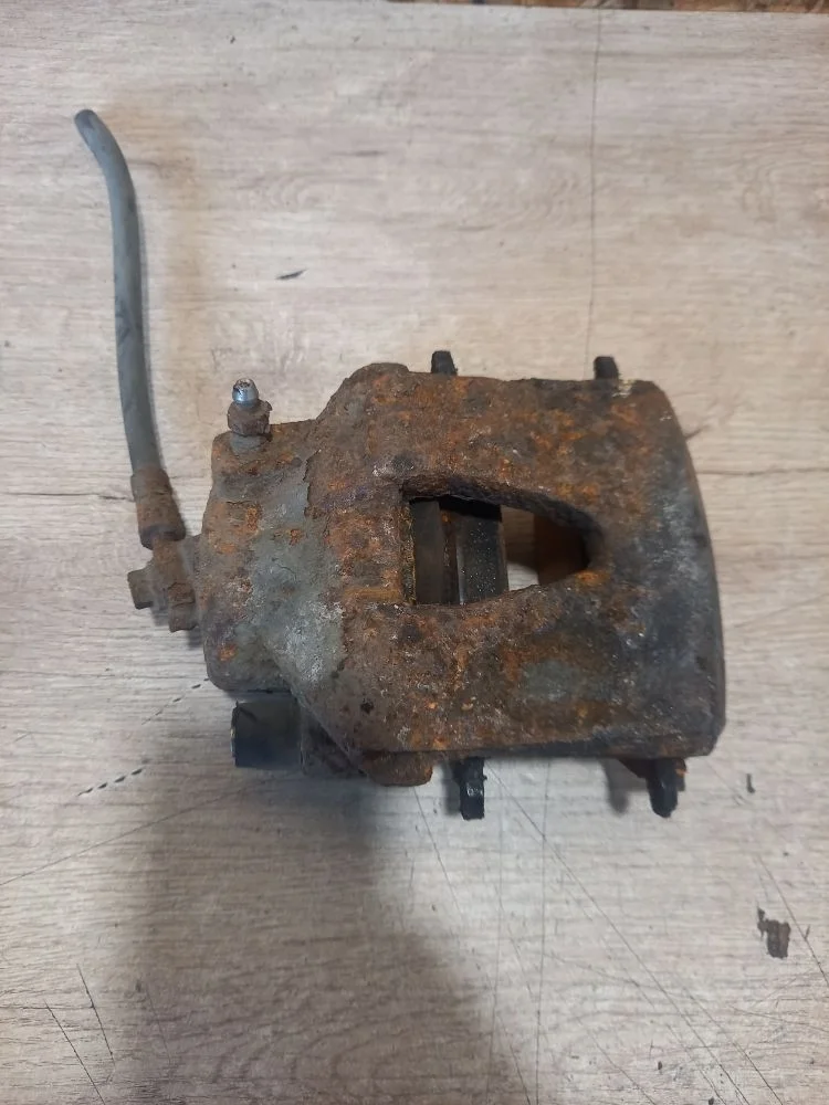 Суппорт тормозной передний левый Audi A1 8X рестайлинг (2014—2018) 2012 9J9J