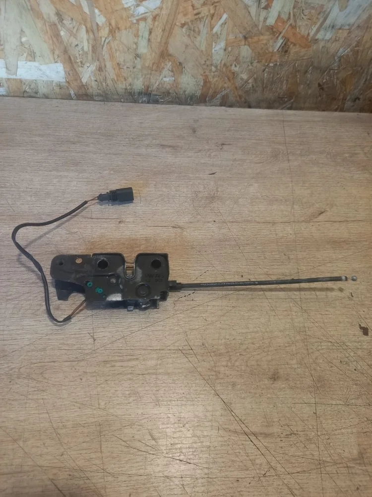 Замок капота Skoda Octavia II рестайлинг (2008—2013) 2012 9J9J