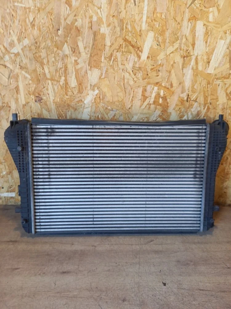 Интеркулер Skoda Octavia II рестайлинг (2008—2013) 2012 9J9J