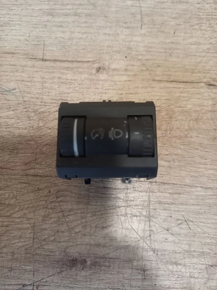 Кнопка корректора фар Skoda Octavia II рестайлинг (2008—2013) 2012 9J9J
