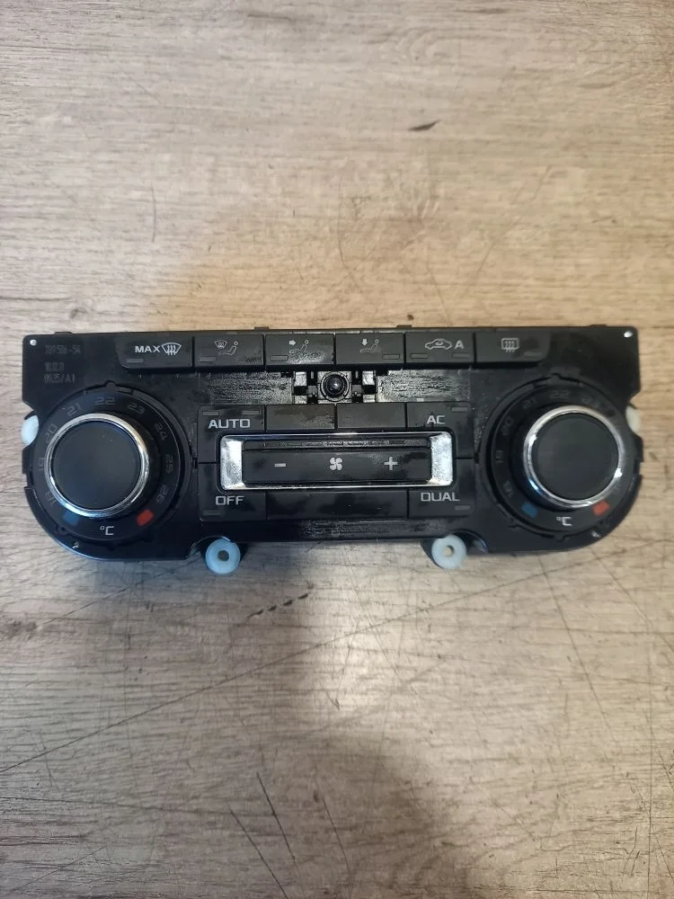 Блок управления отопителем Skoda Octavia Scout II рестайлинг (2008—2013) 2012 9J9J