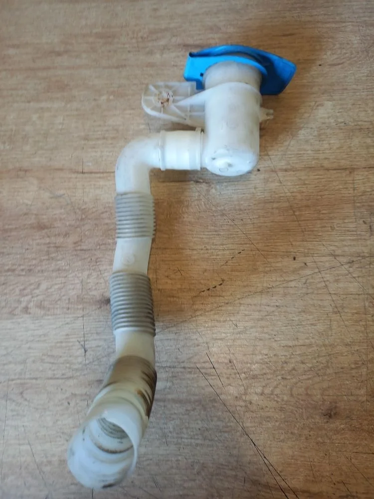 Горловина бачка омывателя Skoda Octavia II рестайлинг (2008—2013) 2012 9J9J