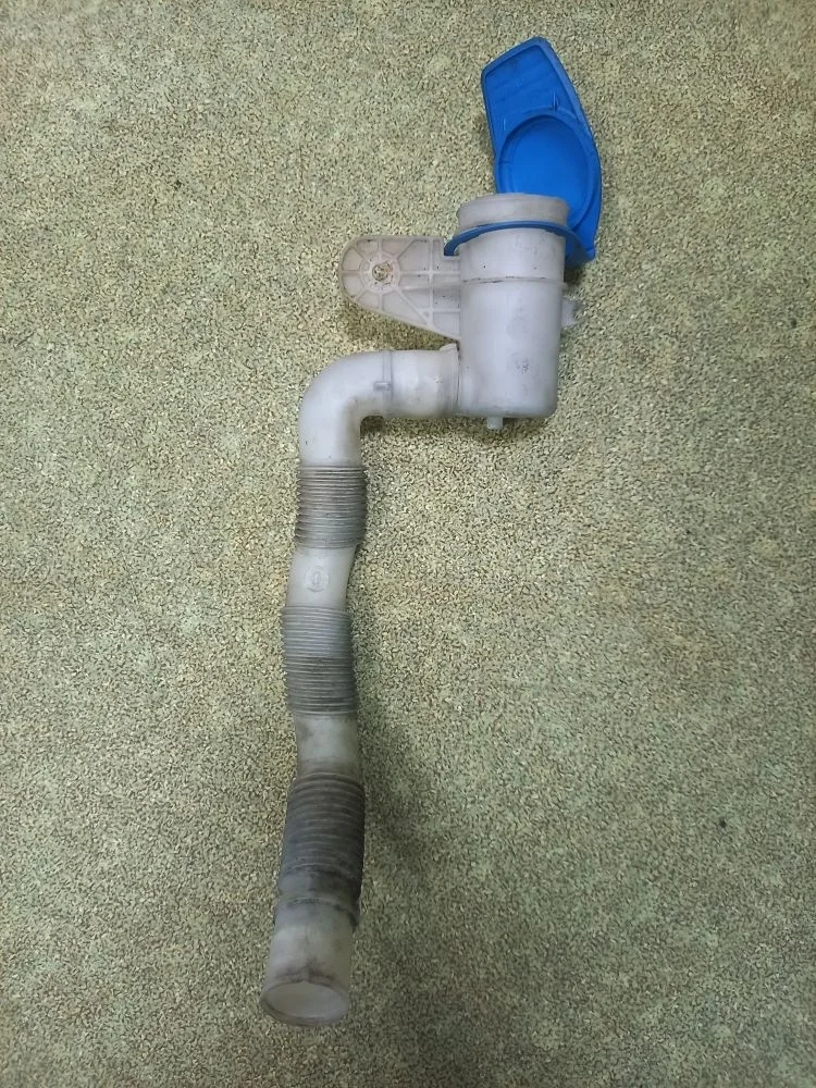 Горловина бачка омывателя Skoda Octavia Scout II рестайлинг (2008—2013) 2010 8B8B