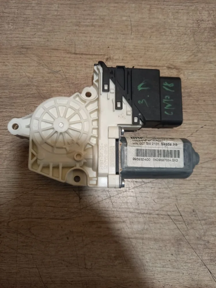 Моторчик стеклоподъемника задний Skoda Octavia II рестайлинг (2008—2013) 2013 2G