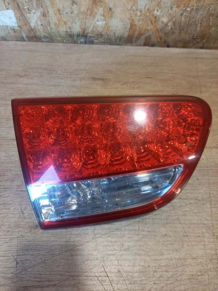 Фонарь задний внутренний левый Citroen C-Crosser I (2007—2013) 2008 KTZ - ЧЕРНАЯ ЭМАЛЬ PERLE (ПЕРЛ)