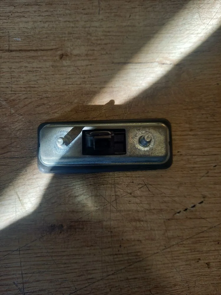 Кнопка открывания багажника Skoda Octavia II рестайлинг (2008—2013) 2013 2G