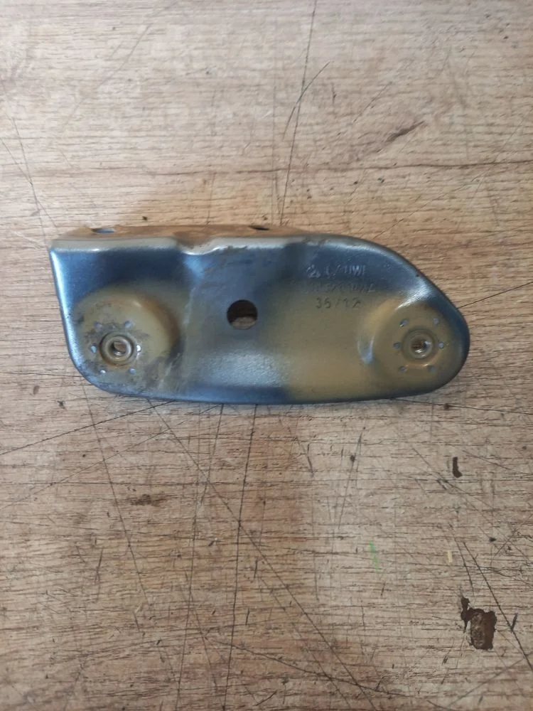 Кронштейн крепления крыла Skoda Octavia II рестайлинг (2008—2013) 2013 2G