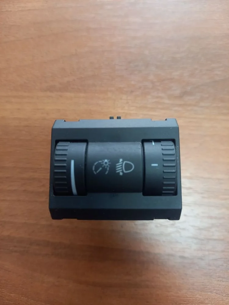 Кнопка корректора фар Skoda Octavia Scout II рестайлинг (2008—2013) 2010 8B8B