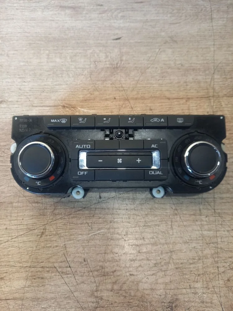 Блок управления отопителем Skoda Octavia Scout II рестайлинг (2008—2013) 2010 8B8B