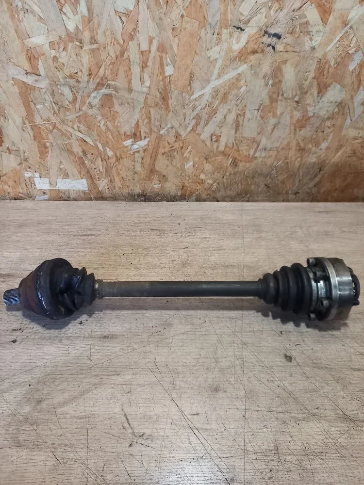 Привод левый (полуось) Skoda Octavia Scout II рестайлинг (2008—2013) 2010 8B8B