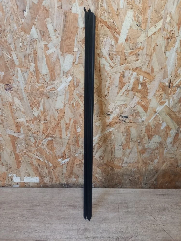 Уплотнитель стекла двери Skoda Octavia Scout II рестайлинг (2008—2013) 2010 8B8B