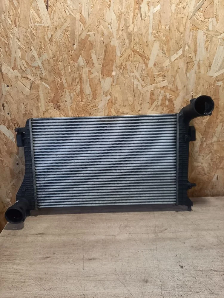 Интеркулер Skoda Octavia Scout II рестайлинг (2008—2013) 2010 8B8B