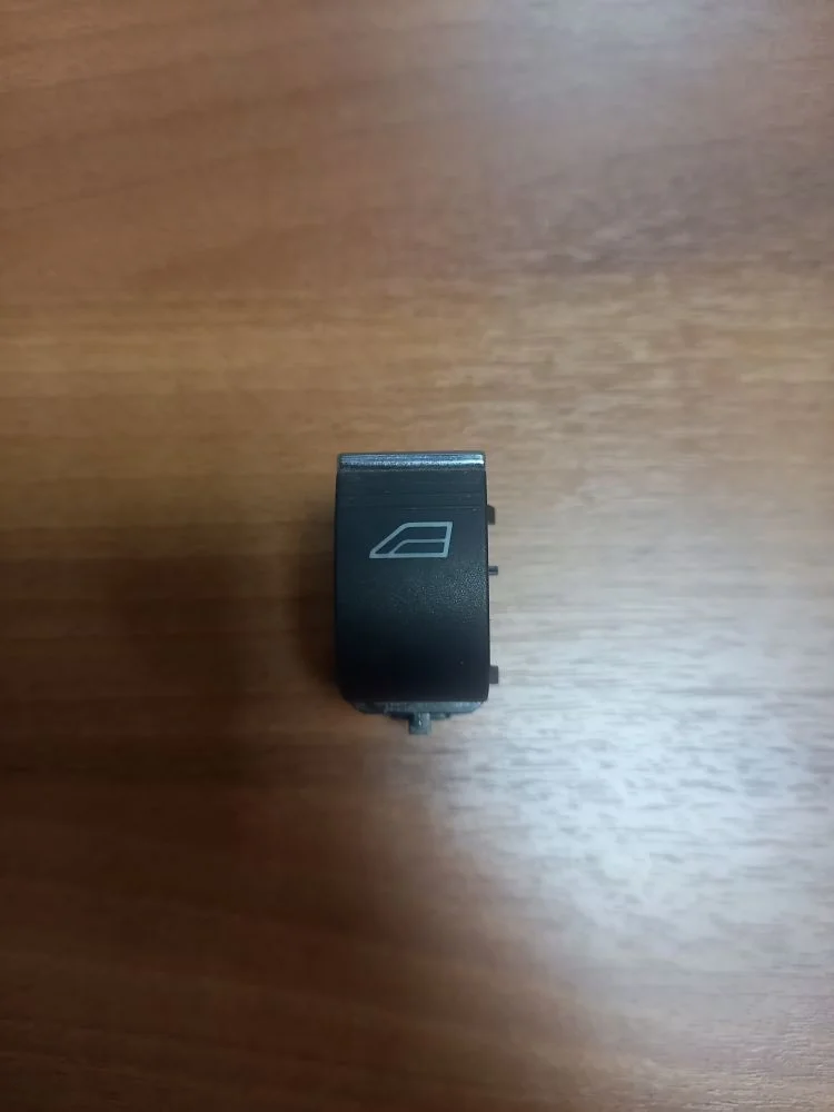 Кнопка стеклоподъемника Ford Kuga II (2012—2016) 2013 Серебристый металлик