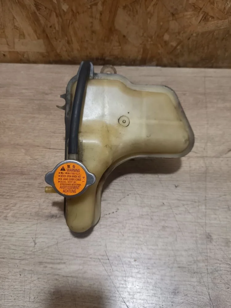 Бачок расширительный Citroen C-Crosser I (2007—2013) 2008 KTZ - ЧЕРНАЯ ЭМАЛЬ PERLE (ПЕРЛ)