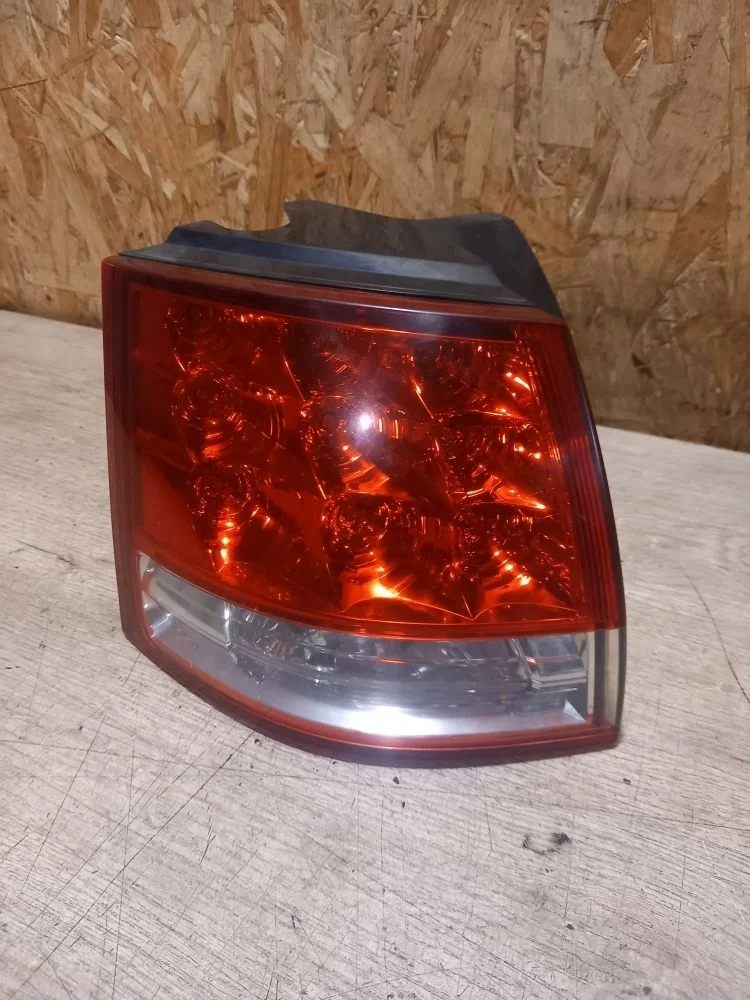 Фонарь задний наружный левый Citroen C-Crosser I (2007—2013) 2008 KTZ - ЧЕРНАЯ ЭМАЛЬ PERLE (ПЕРЛ)