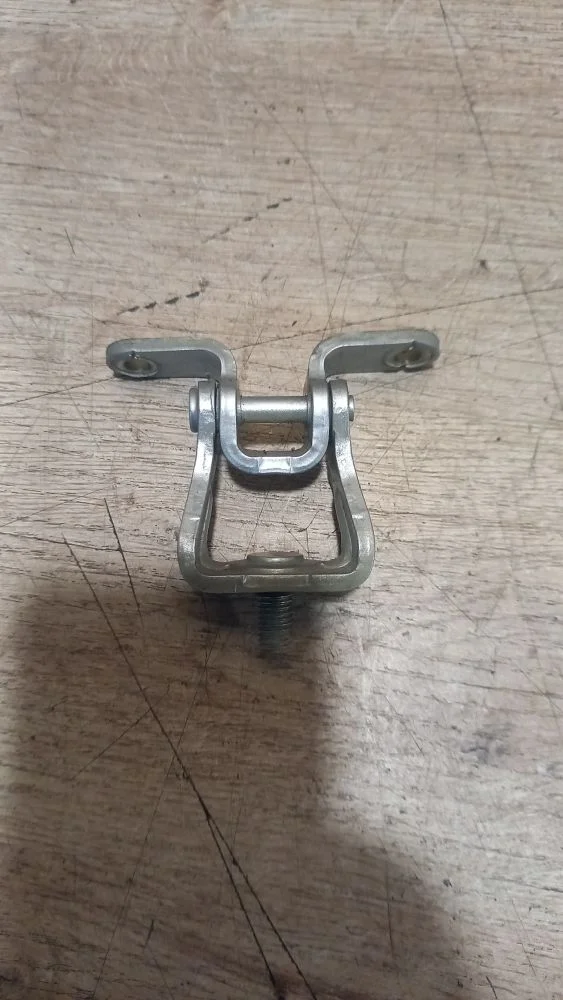 Петля двери багажника Skoda Octavia II рестайлинг (2008—2013) 2009 8E (Серебро)