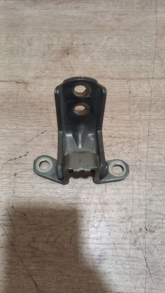 Петля двери задней Nissan Pathfinder III (2004—2010) 2005 K27 - STRUCTURAL GREY